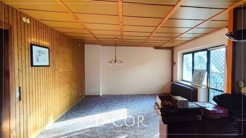 großes, helles Wohnzimmer - Einfamilienhaus mit 120,00 m&sup2; in Dresden zum Kaufen