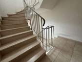 Treppenhaus mit Marmorstufen - 
