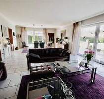 Traumhaftes freistehendes Wohnhaus mit Büroräumen und Hallen für vielseitige Nutzungsmöglichkeiten sucht Handwerks- oder Gewerbebetrieb - Bad Lippspringe