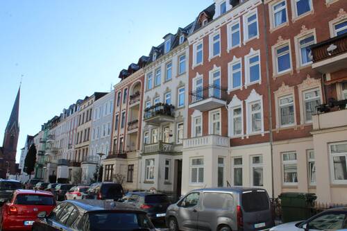 Straßenansicht - 3 Zimmer Etagenwohnung zum Kaufen in Lübeck