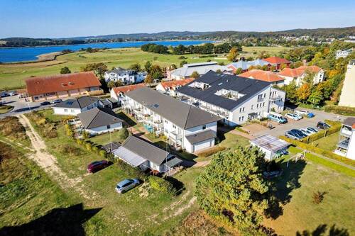 Gesamte Anlage Vogelperspektive - Charmante 2-Raum Wohnung im Service-Wohnen in Sellin auf Rügen