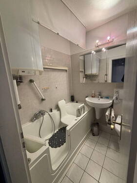 Barrierearme Badewanne - 