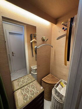 Garderobe Detail - 