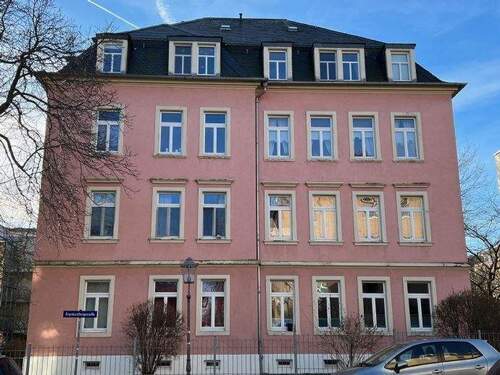 Hausansicht - *helle Dachwohnung in ruhiger Lage - ID 6307*
