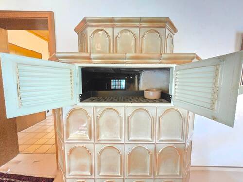 EG Wohnzimmer Kachelofen - 