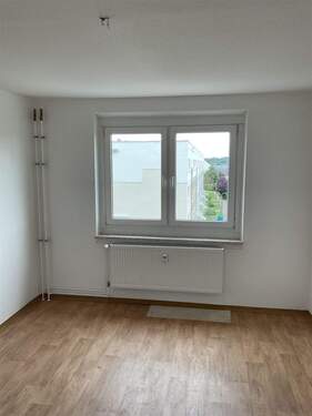 Raum_Schlafzimmer _IMG_1757595686172 - 2 Zimmer Etagenwohnung zur Miete in Gützkow