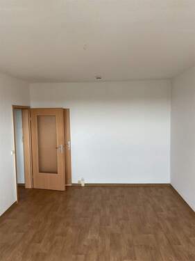 Raum_Wohnzimmer _IMG_1757595623012 - 2 Zimmer Etagenwohnung in Gützkow