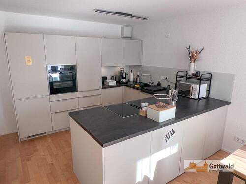 offene Küche mit edler EBK - Etagenwohnung mit 85,20 m&sup2; in Esslingen am Neckar zur Miete