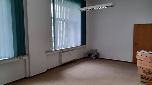 Zweites OG im Bürogebäude - 