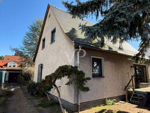 Hausansicht - 5 Zimmer Einfamilienhaus in Radebeul