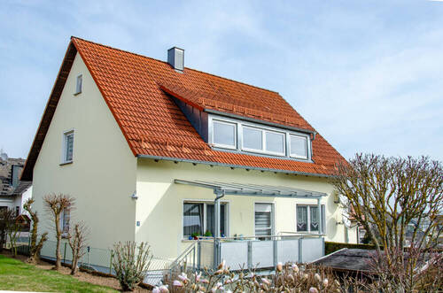 Süd-/Westseite - 6 Zimmer Mehrfamilienhaus, Wohnhaus zum Kaufen in Poppenricht