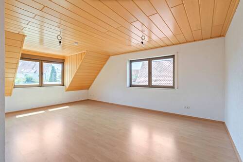 ZFH - DG - Wohnzimmer - 1 Zimmer Mehrfamilienhaus, Wohnhaus zum Kaufen in Tuchenbach