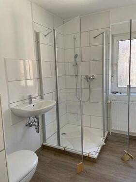 Badezimmer mit Dusche - 