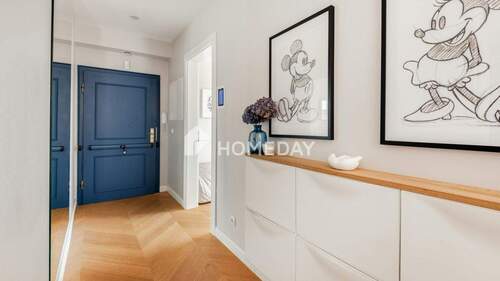 Flur 1 - 4 Zimmer Etagenwohnung in Berlin