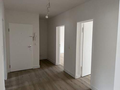 Flur - Etagenwohnung mit 85,10 m&sup2; in Uetersen zur Miete