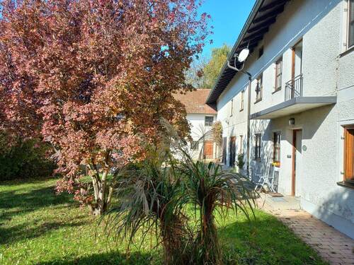 Garten und Gebäude - 7 Zimmer Einfamilienhaus zum Kaufen in Wurmsham