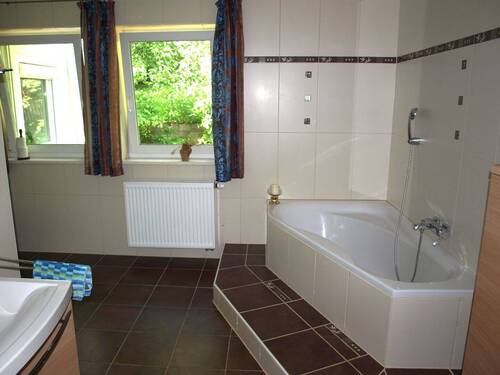 Teilansicht Badezimmer - 