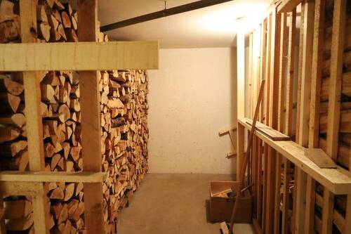 Holzlager UG - 
