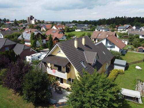 Drohnenansicht - 7 Zimmer Einfamilienhaus zum Kaufen in Albstadt