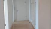 Flur mit Einbauschrank (1).jpg - 