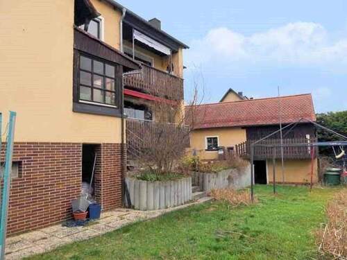 Außenansicht mit Nebengebäude - 