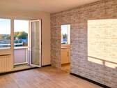 Titelbild - Bezugsfreie 3-Zimmer-Wohnung mit Balkon - umbaubar zur 4-Zimmer-Wohnung
