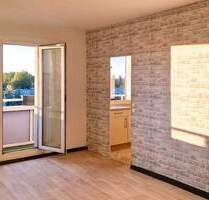 Bezugsfreie 3-Zimmer-Wohnung mit Balkon - umbaubar zur 4-Zimmer-Wohnung - Berlin Johannisthal