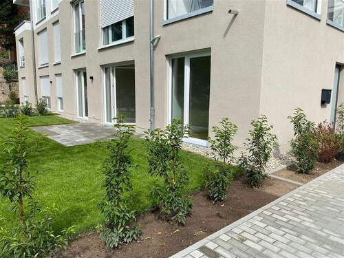 Aussenbereich - Hochwertige 3-Zimmer Wohnung mit Terrassengarten in Neustadt