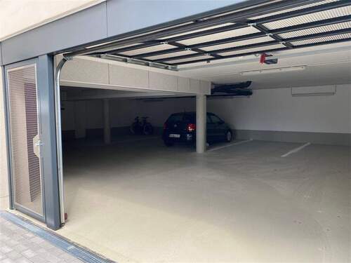 Tiefgarage mit elktr. Tor - 