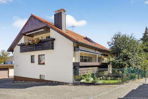 Außenansicht - Haus kaufen Karlsruhe - Zuhause ankommen - Zweifamilienhaus mit Garten und vielseitigen Nutzungsmöglichkeiten