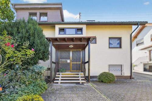 Ansicht Rückseite - 6 Zimmer Mehrfamilienhaus, Wohnhaus zum Kaufen in Karlsruhe / Palmbach