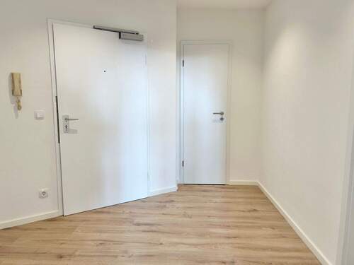 Diele - Etagenwohnung mit 127,80 m&sup2; in Lauf an der Pegnitz zur Miete