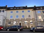 7 Familienhaus - Kernsanierte Stadtwohnung im 1. Obergeschoss mit Südbalkon zu vermieten