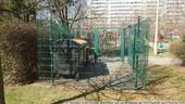 Umzäunter Mülltonnenplatz - 