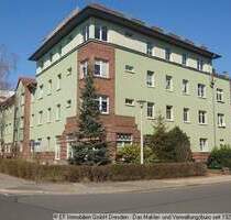 2-Zimmer-Hochparterrewohnung mit Design-Bodenbelag, separater Küche und Bad mit Badewanne und Fenster in 01257 Dresden