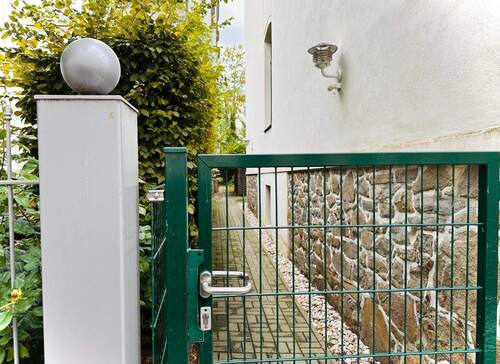 Seiteneingang abschliessbar - 