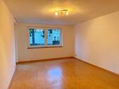 Wohnzimmer - 2 Zimmer Etagenwohnung zum Kaufen in Hamburg
