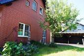 hintere Hausansicht - Charmantes Einfamilienhaus mit besonderem Nebengelass in ländlicher Idylle in Rauen-provisionsfrei!