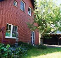 Charmantes Einfamilienhaus mit besonderem Nebengelass in ländlicher Idylle in Rauen-provisionsfrei!