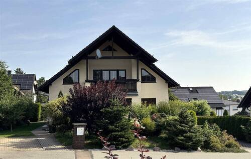 Hauptansicht - Einfamilienhaus mit 186,00 m² in Mülsen zum Kaufen