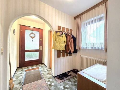 Eingangsbereich - 6 Zimmer Mehrfamilienhaus, Wohnhaus in Bleckede