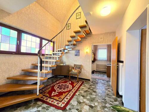 Flur Treppenaufgang zum OG - 