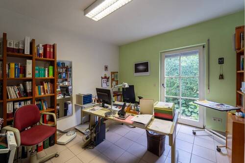 Büro Apotheke - 