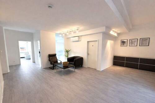Empfangsbereich 2. Blick - Büro mit 122,10 m&sup2; in Düsseldorf zur Miete