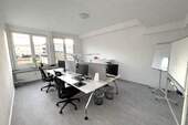 Großer Büroraum zur Rückseite - 