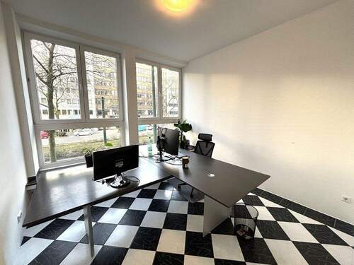 Büro 1 zur Straße - 