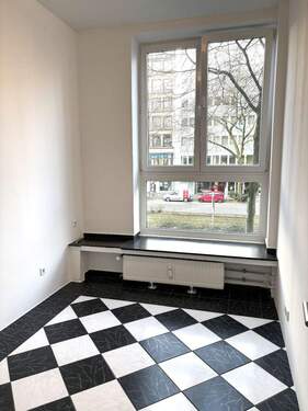 Büro 2 zur Straße - 