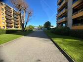 Zufahrt zur Tiefgarage und Parkdeck - 