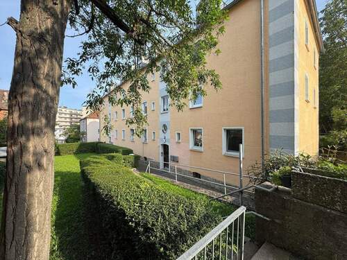 gepflegtes Mehrfamilienhaus - 