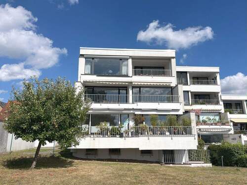 Bild 1 - PURNHAGEN-IMMOBILIEN - Traumhafter Weserblick! Vegesack, 4-Zi.-Eigentumswohnung mit Loggia u. Garage